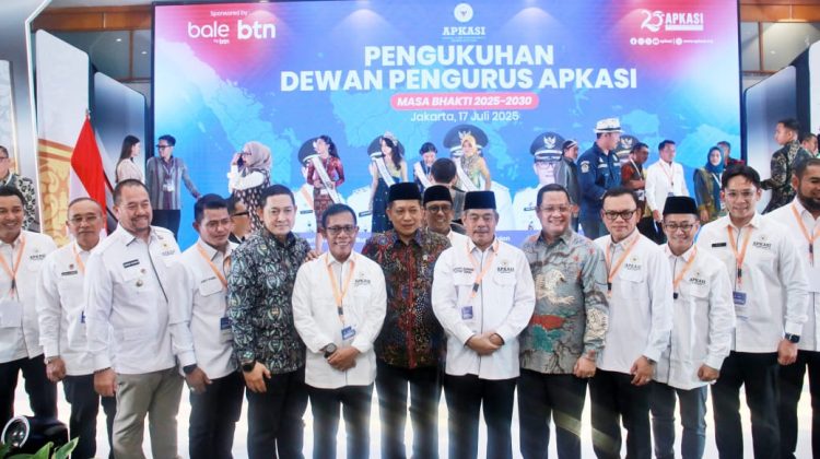 Bupati Simalungun Anton Achmad Saragih Dikukuhkan Mendagri Sebagai Unsur Pimpinan Apkasi Periode 2025–2030