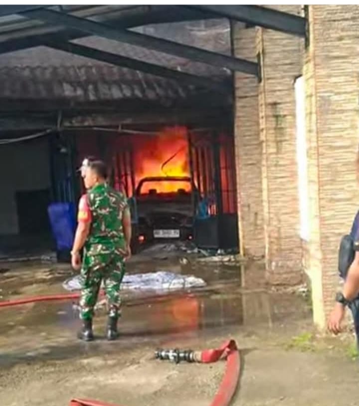 Rumah Dinas Wali Kota Sibolga Terbakar, Satu Unit Mobil BMW Hangus