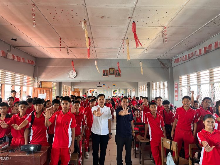 Sat Narkoba Binlu Napza Sebagai Narasumber Kegiatan MPLS di SMK Swasta GKPI 1