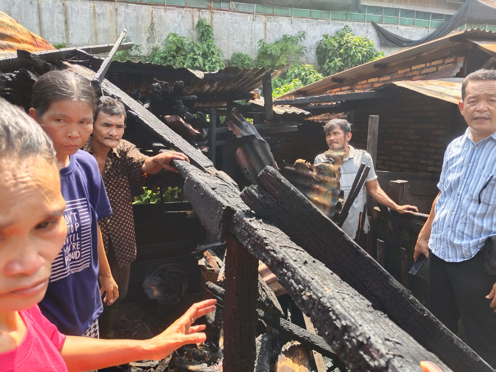 Kebakaran Kandang Ternak, Polsek Siantar Selatan Cek TKP di Jalan Pematang