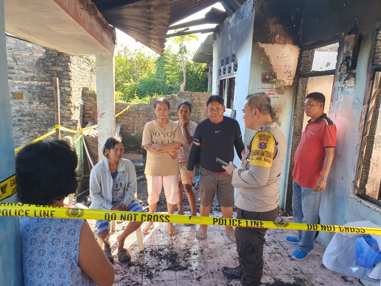 Polsek Siantar Selatan Cek TKP Kebakaran Rumah dan Dapur di Jalan Mata Air Gang Dosroha
