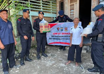 Peduli Masyarakat, Gegana Satuan Brimob Polda Sumut Gelar Jumat Berkah di Desa Sampali 