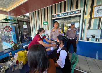 Operasi Patuh Toba 2025, Sat Lantas Polres Pematangsiantar Sosialisasi dan Pengobatan Gratis kepada Peserta Pengurusan SIM