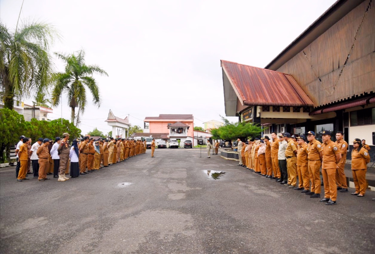 Pemkab Tapteng Gelar Apel Pagi Gabungan ASN Pejabat Eselon II Dan III