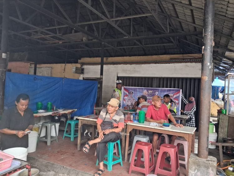 Sat Lantas Polres Pematangsiantar Gencar Sosialisasi Operasi Patuh Toba 2025 kepada Sopir Angkot