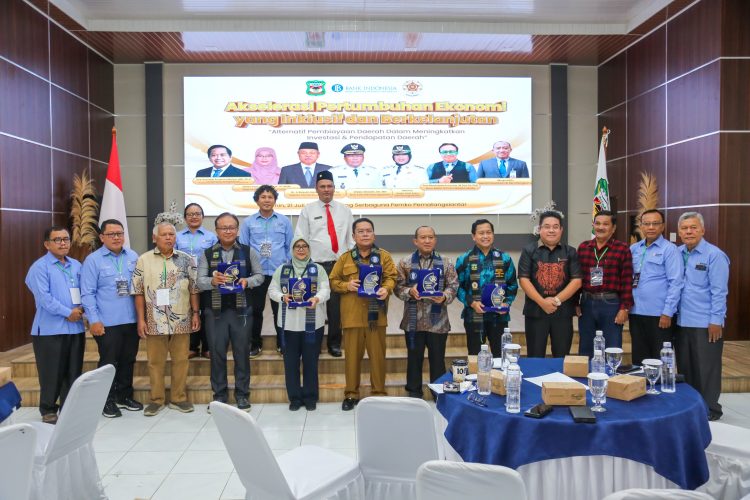 Wali Kota Pematangsiantar Wesly Silalahi  Hadiri Seminar Nasional Kagama 