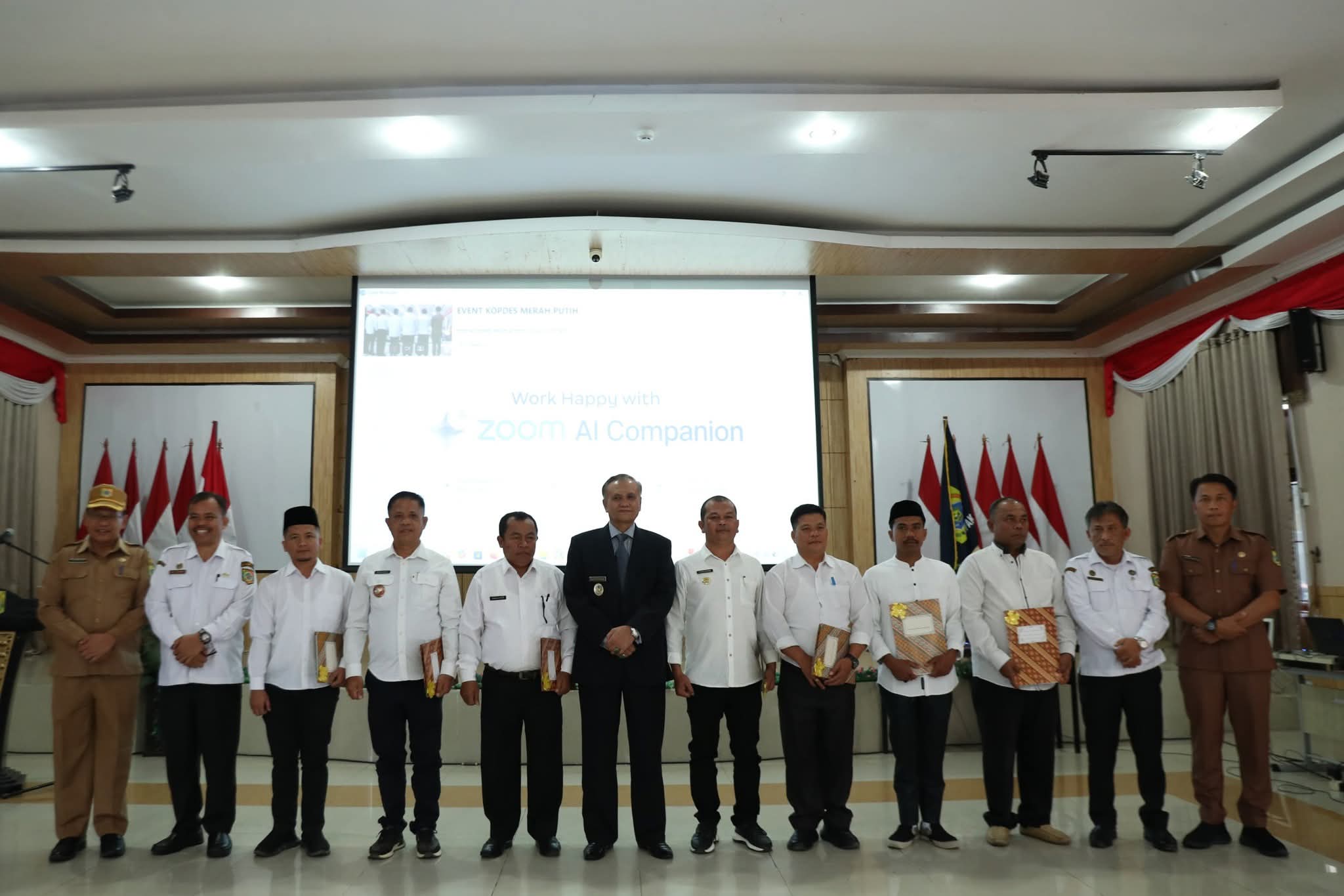 Puluhan Kepala Desa se-Kabupaten Pakpak Bharat Ikut Menyaksikan Peluncuran dan Peresmian Koperasi Desa Kerah Putih Serentak Se Indonesia