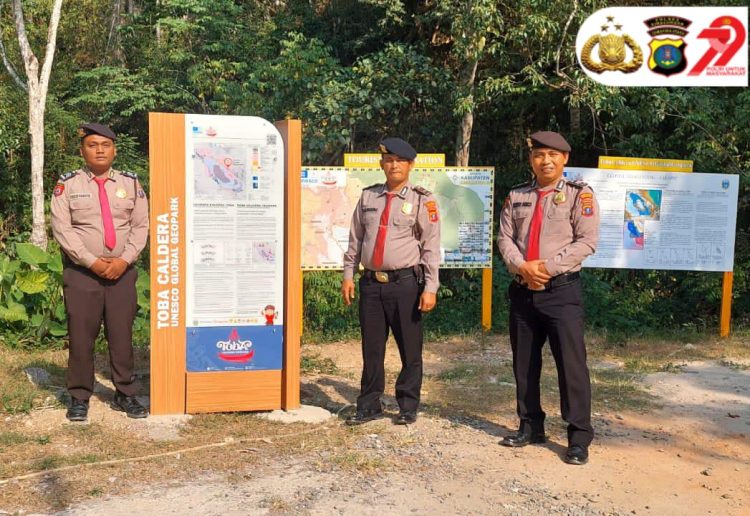 Sentuhan Kasih Polres Simalungun untuk Keluarga Wisatawan, Program "Simalungun Safe Tourism" Hadirkan Rasa Aman di Destinasi Impian Sentuhan Kasih Polres Simalungun untuk Keluarga Wisatawan, Program "Simalungun Safe Tourism" Hadirkan Rasa Aman di Destinasi Impian