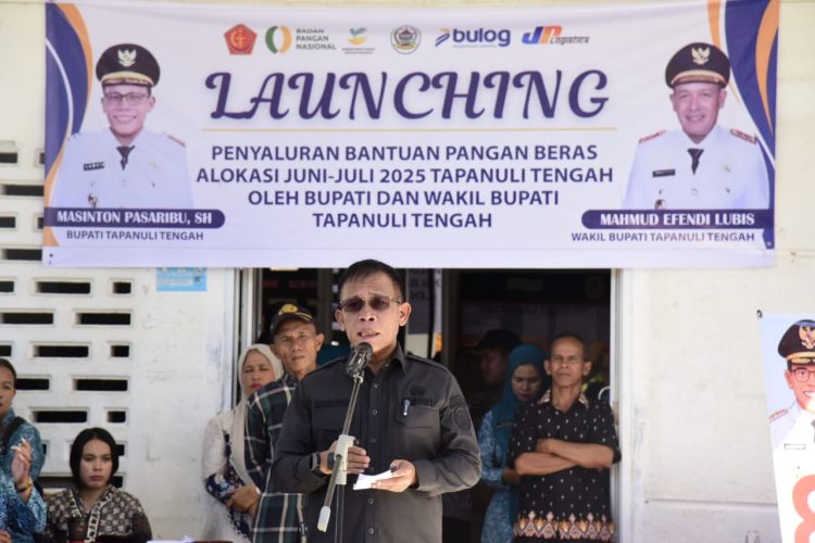 Bupati Tapteng Launching Penyaluran Bantuan Pangan Beras di Kecamatan Pinangsori