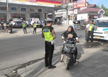Pelanggar Yang Tidak Tertib, Satlantas Polres Sibolga Langsung Tilang Ditempat, Dalam Rangka Ops Patuh Toba 2025 H+12