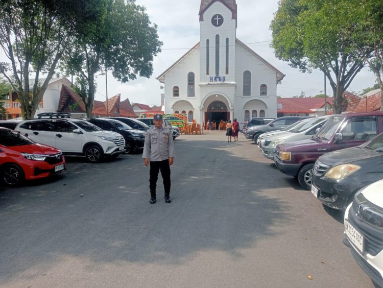 Amankan Ibadah Minggu di Gereja, Polsek Siantar Selatan Laksanakan Patroli
