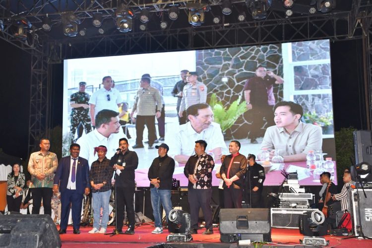 Bupati Pakpak Bharat Hadiri HUT Kabupaten Humbang Hasundutan