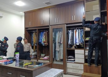 Gegana Lampung Sterilisasi Rumah Dinas Dan Ruang Kerja Bupati Way Kanan