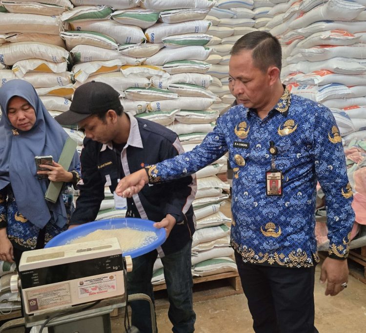 Pemkab Way Kanan Pastikan Kualitas Bantuan Pangan