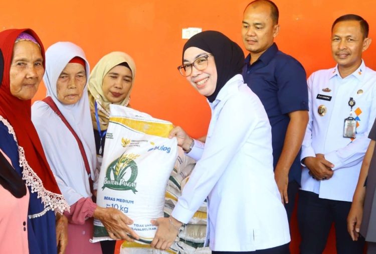 Bupati Way Kanan Dengan Tegas Meminta Penyaluran Bantuan Beras Tepat Sasaran