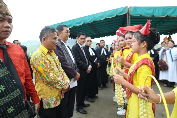 Sekjen GKPS Laksanakan Peletakan Batu Pertama Pembangunan GKPS Persiapan Salak Kota Resort Sidikalang 