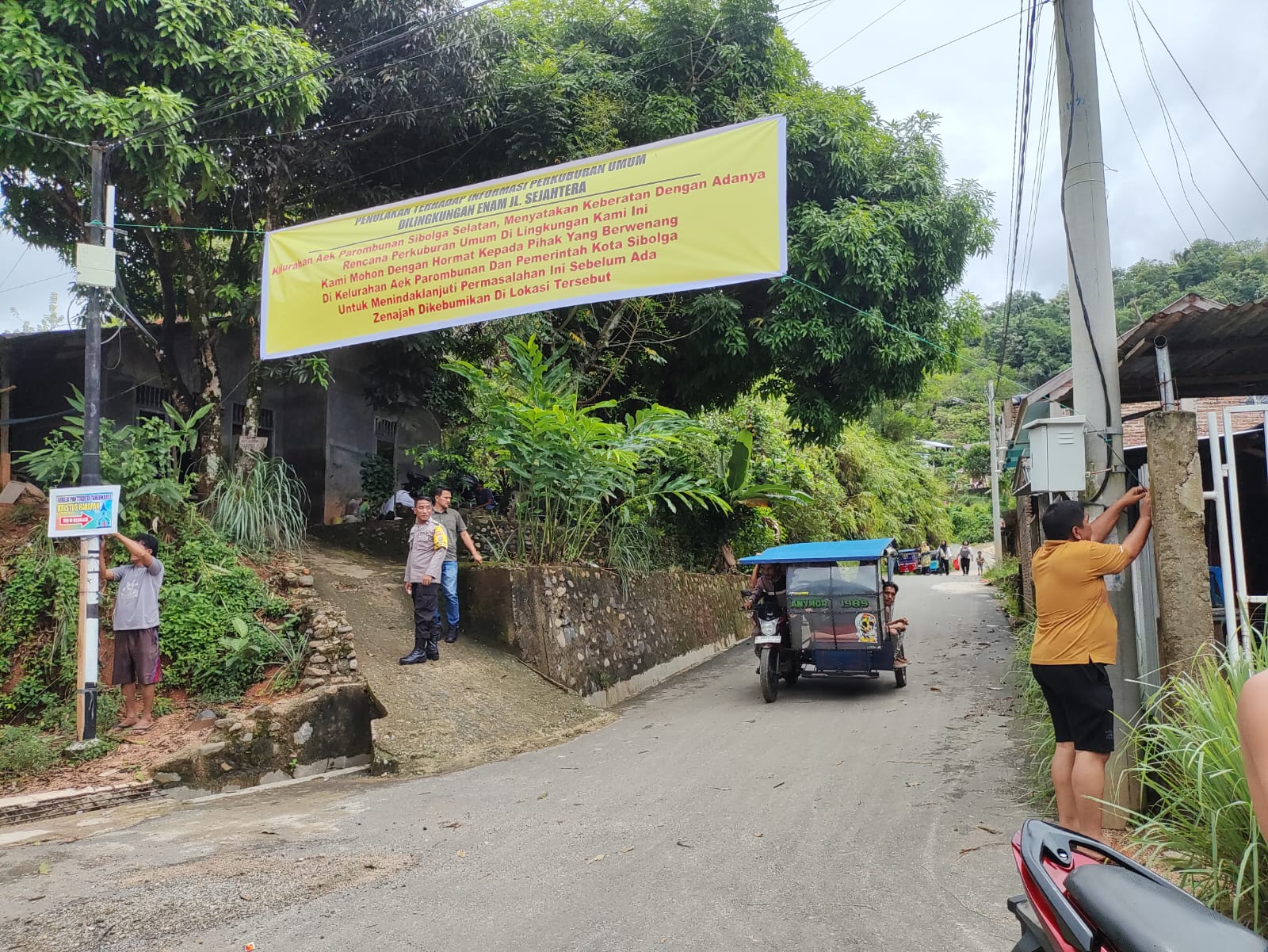 Warga Tolak Rencana Pematangan Lahan TPU Di Aek Parombunan, Sat Intelkam Polres Sibolga Lakukan Mediasi Dan Penggalangan