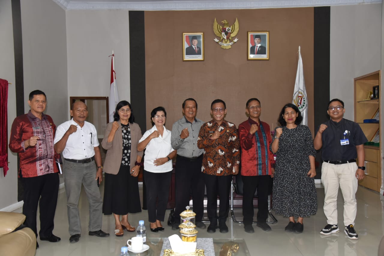 Bupati Tapanuli Tengah Terima Kunjungan Praeses HKBP Distrik IX Dan Rehabilitasi Bersumberdaya Masyarakat Hephata HKBP Distrik IX Sibolga-Tapanuli Tengah dan Nias Bupati Tapanuli Tengah Terima Kunjungan Praeses HKBP Distrik IX Dan Rehabilitasi Bersumberdaya Masyarakat Hephata HKBP Distrik IX Sibolga-Tapanuli Tengah dan Nias