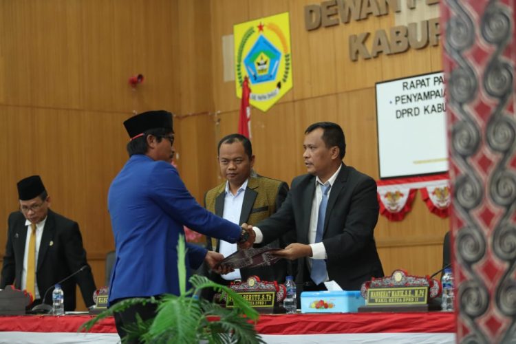 DPRD Pakpak Bharat Gelar Sidang Paripurna Laporan Hasil Reses II Tahun 2025 Oleh Anggota DPRD