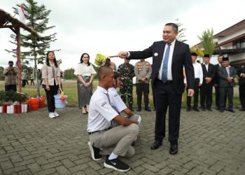 Bupati Franc Bernhard Tumanggor Membuka Pemusatan Pendidikan dan Pelatihan Calon Paskibraka Kabupaten Pakpak Bharat Tahun 2025