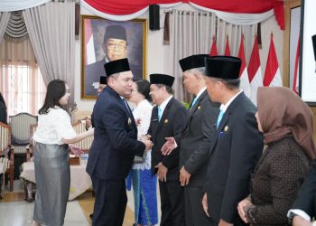 Bupati Franc Bernhard Tumanggor Melantik Dan Mengukuhkan 7 Pejabat Pimpinan Tinggi Pratama di Lingkungan Pemerintah Kabupaten Pakpak Bharat