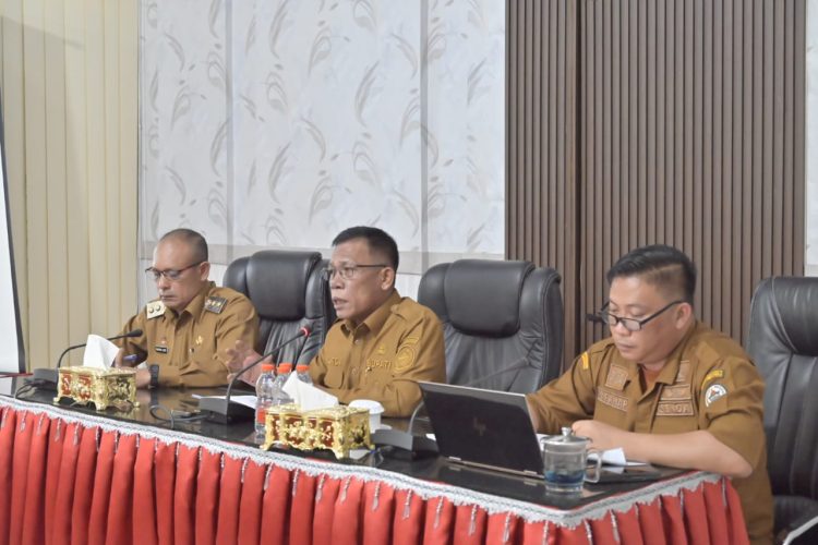 Bupati Tapanuli Tengah Pimpin Rapat Peningkatan Kinerja dan Pelayanan