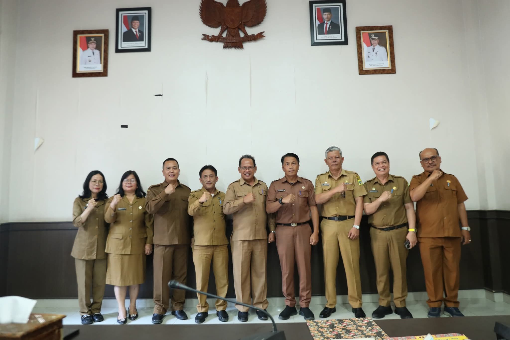 Pemkab Pakpak Bharat Gelar Sertijab Inspektur, Asisten Pemerintahan Sekretariat Daerah dan Kepala Dinas Pariwisata