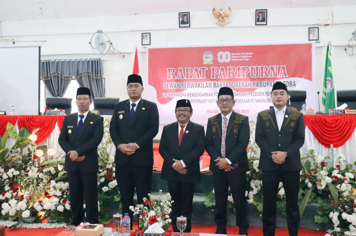 Paripurna DPRD Toba Mendengar Pidato Kenegaraan Presiden RI Pada HUT Ke-80 RI