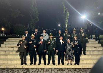 Wali Kota Pematangsiantar Wesly Silalahi Menghadiri Apel Kehormatan dan Malam Renungan Suci, HUT ke-80 RI di Taman TMP Nagur