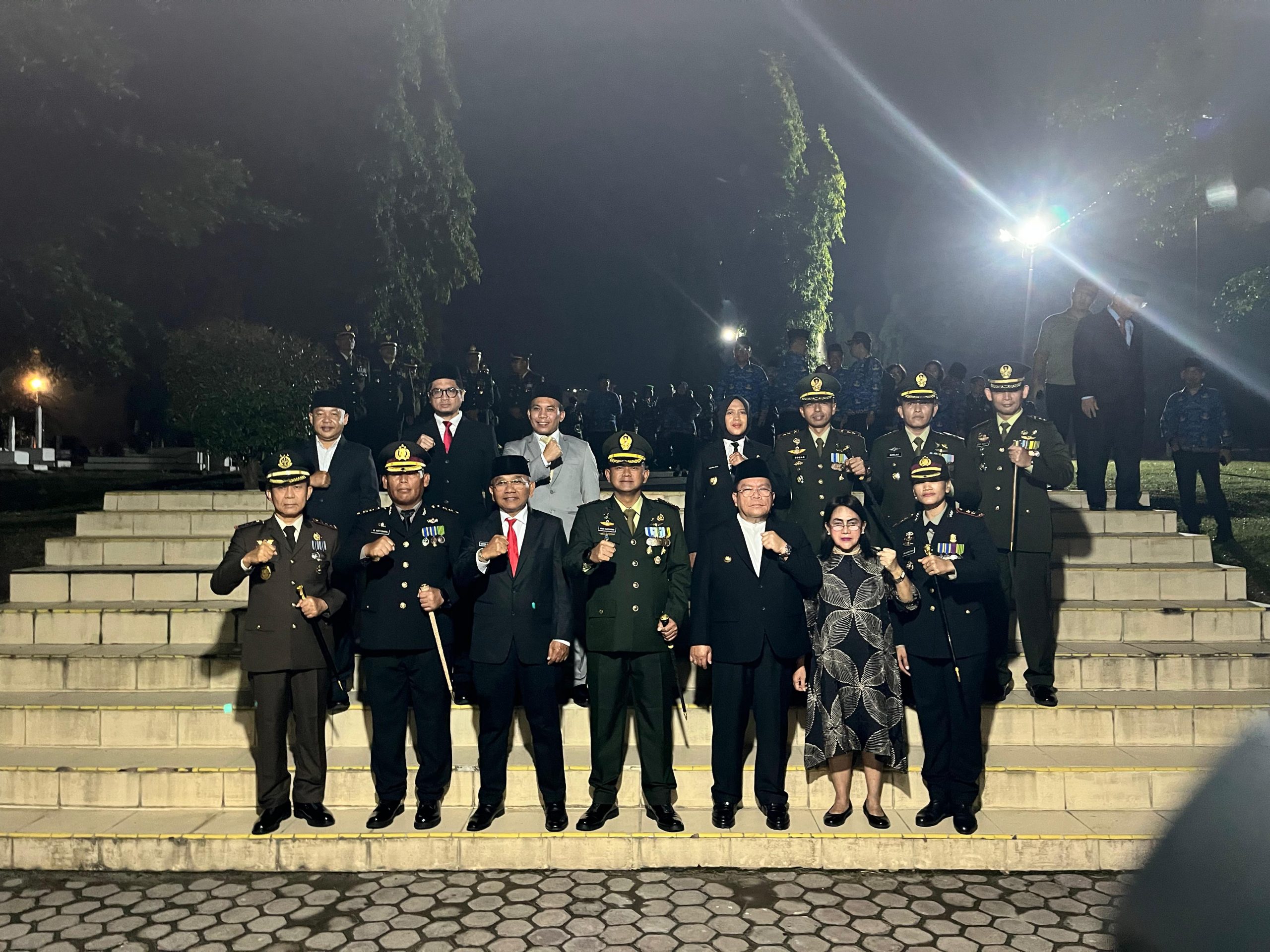 Wali Kota Pematangsiantar Wesly Silalahi Menghadiri Apel Kehormatan dan Malam Renungan Suci, HUT ke-80 RI di Taman TMP Nagur Wali Kota Pematangsiantar Wesly Silalahi Menghadiri Apel Kehormatan dan Malam Renungan Suci, HUT ke-80 RI di Taman TMP Nagur