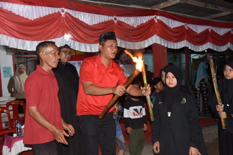 Refleksikan Kemerdekaan, Pemerintah Kelurahan Lubuk Tukko Baru Gelar Pawai Obor