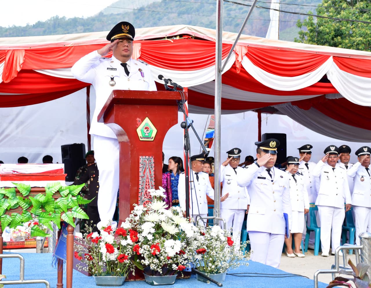 Bupati Samosir Irup Upacara HUT RI Ke-80, Bendera Merah Putih Sukses Berkibar Bupati Samosir Irup Upacara HUT RI Ke-80, Bendera Merah Putih Sukses Berkibar