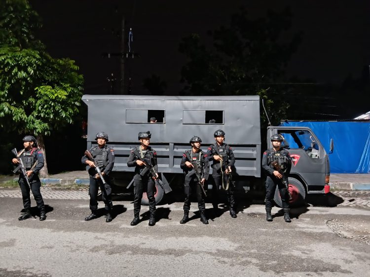 Brimob Polda Sumut Gelar Patroli Humanis, Jaga Kondusifitas Kota Medan di Akhir Pekan