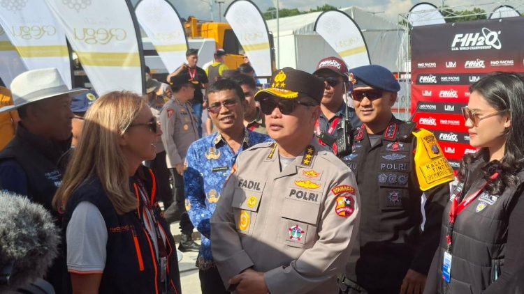 Astama Ops Komjen Fadil Imran Lakukan Asistensi Pengamanan Polda Sumut di Ajang Internasional Aquabike & F1H2O 2025 di Balige