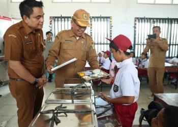 Bupati Pakpak Bharat Diwakili Sekda Melaunching Program Makanan Bergizi Gratis 