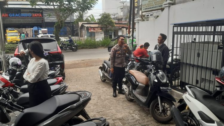 Polsek Siantar Utara Sosialisasi 110 di Kantor Bank Mandiri Unit Parluasan