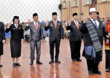 Bupati Simalungun H Anton Achmad Saragih Lantik Mixnon Andreas Simamora Sebagai Sekda Simalungun