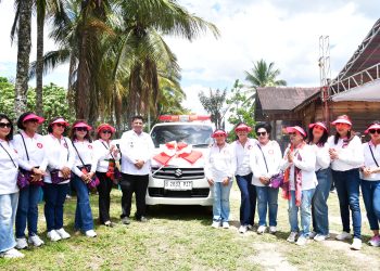 Bupati Samosir Terima Bantuan Mobil Ambulance dari Keluarga Besar Sabam Sirait-Sondang Sidabutar Dan Social Gracia Community