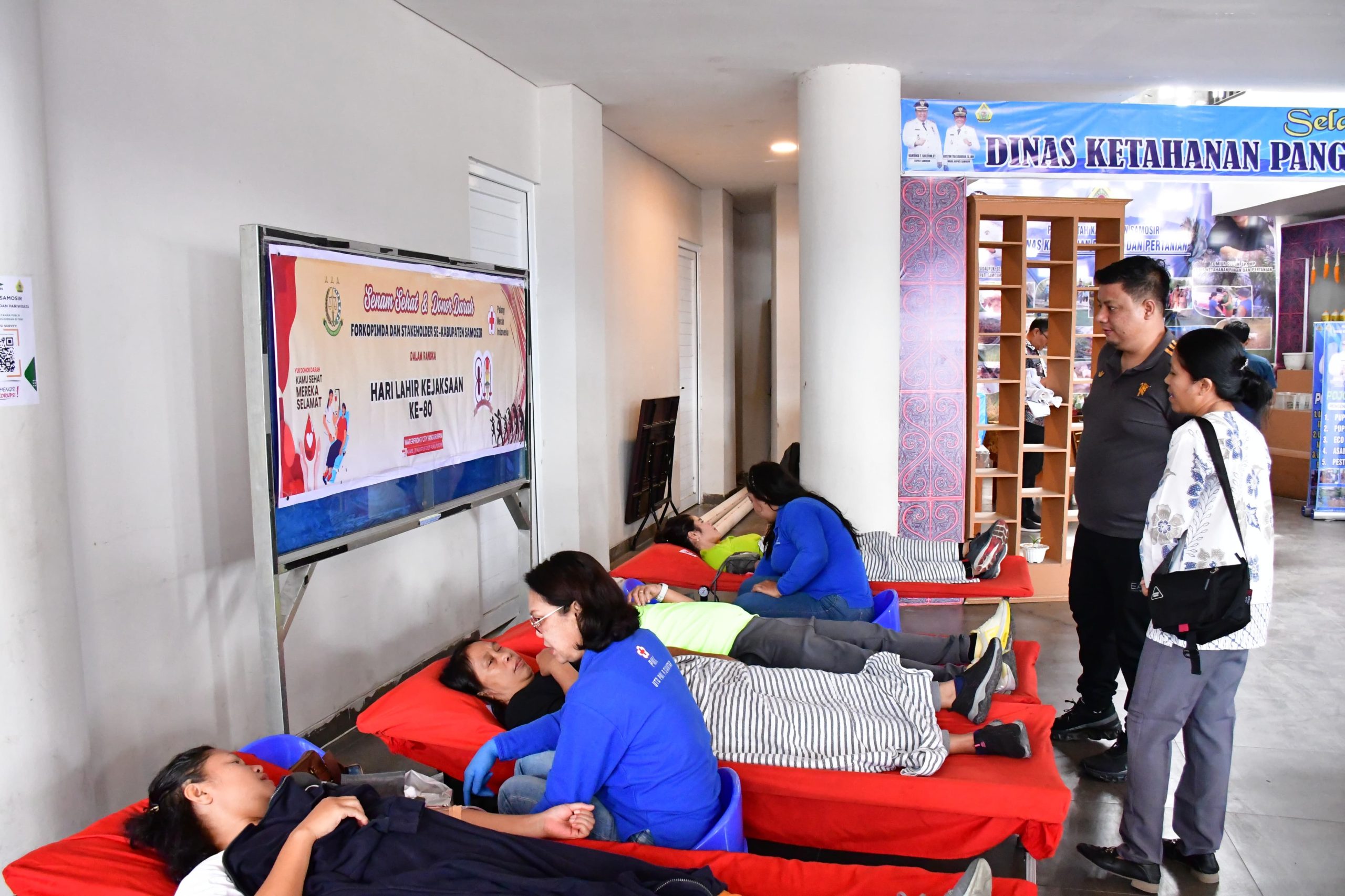 Sambut HUT Kejaksaan Ke-80, Bupati Vandiko T Gultom Apresiasi Aksi Sosial Kejari Samosir Sambut HUT Kejaksaan Ke-80, Bupati Vandiko T Gultom Apresiasi Aksi Sosial Kejari Samosir