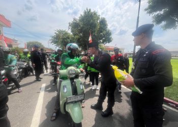 Brimob Polda Sumut Tebar Kepedulian: 1.000 Karung Beras untuk Ojol