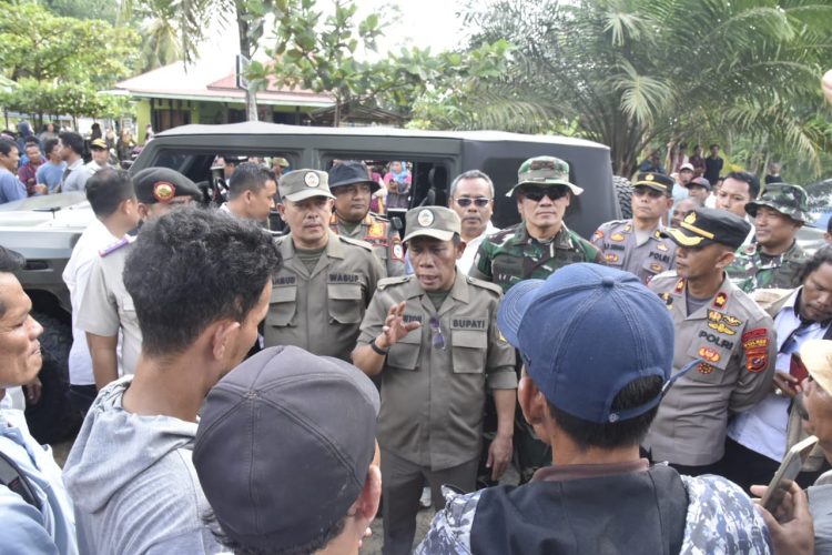 Serap Aspirasi Warga, Bupati Tapanuli Tengah Temui Warga Terdampak Perusahaan Sawit