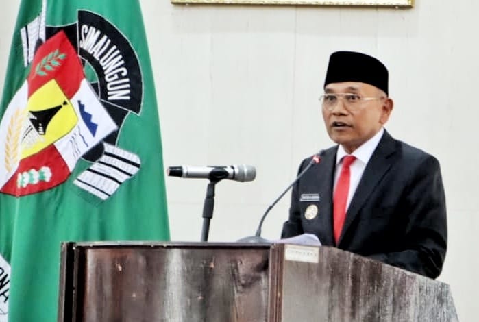 Bupati Simalungun Anton Achmad Saragih Sampaikan Pengantar Nota Keuangan Rancangan Perubahan APBD TA 2025 ke DPRD