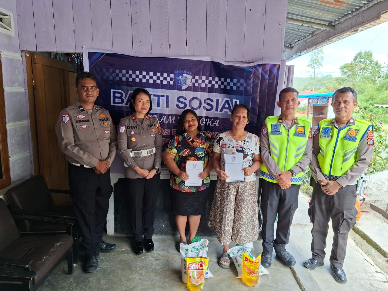 Satlantas Polres Simalungun Wujudkan Kepedulian Sosial, Berikan Baksos kepada Relawan Laka Lantas di Hari Lalu Lintas Bhayangkara ke-70