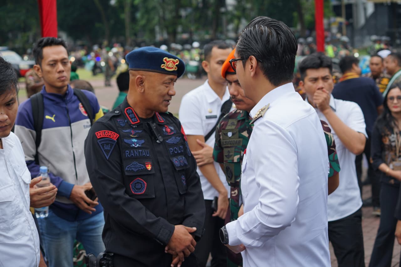 Apel Gelar Pasukan Patroli Gabungan Simpatik Satuan Brimob Polda Sumut, Sinergi TNI-Polri untuk Indonesia Damai Sambut HUT TNI ke-80 Apel Gelar Pasukan Patroli Gabungan Simpatik Satuan Brimob Polda Sumut, Sinergi TNI-Polri untuk Indonesia Damai Sambut HUT TNI ke-80