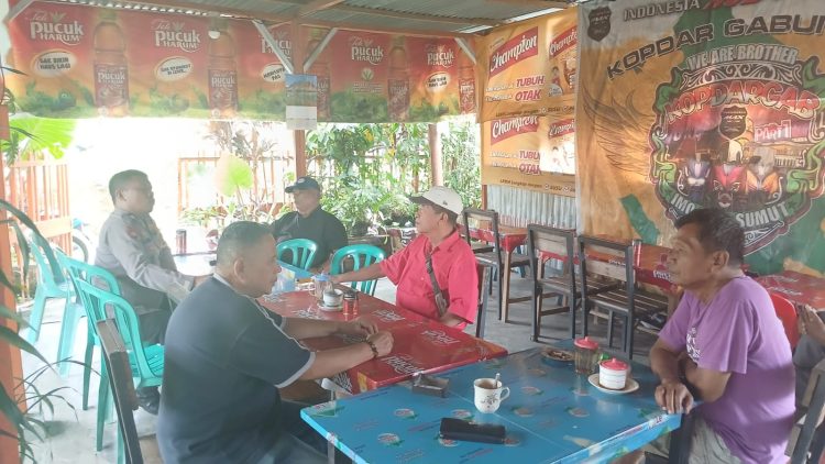 Polsek Siantar Martoba Sampaikan Pesan Kamtibmas dan Call Center 110 di Gang Air Bersih Polsek Siantar Martoba Sampaikan Pesan Kamtibmas dan Call Center 110 di Gang Air Bersih