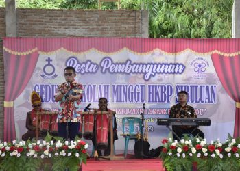 Bupati Tapanuli Tengah Hadiri Pesta Pembangunan Gedung Sekolah Minggu HKBP Sibuluan