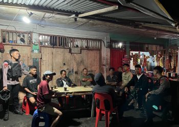 Personel Brimob Polda Sumut Kompi 4 Batalyon C Hadir Bersama Warga Desa Ononamele I Lot, Perkuat Pamswakarsa Demi Harkamtibmas Kondusif