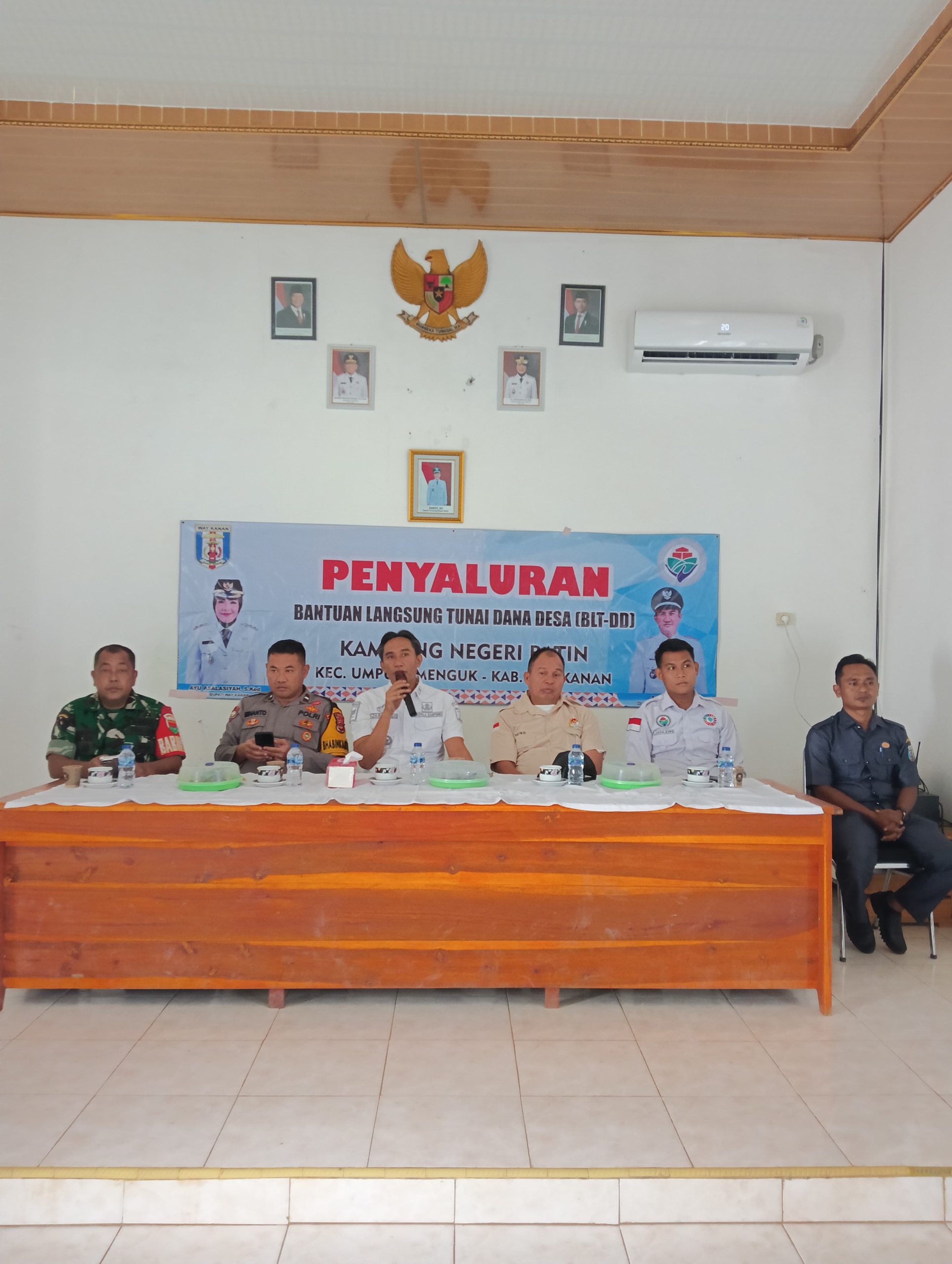 15 KPM Warga Kampung Negeri Batin Menerima BLT TW lll bulan Juli Agustus Dan September Tahun 2025