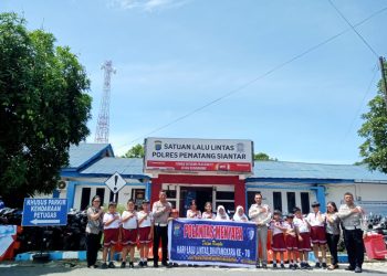 Mengenal Satuan Lalulintas, Kasat Lantas Polres Pematangsiantar Terima Kunjungan Siswa SD Swasta Kartini Handayani