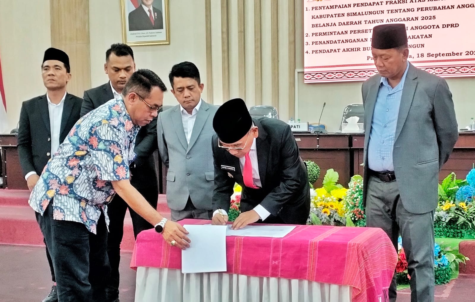 Rancangan Perubahan APBD Kabupaten Simalungun TA 2025 Akhirnya Disetujui DPRD Rancangan Perubahan APBD Kabupaten Simalungun TA 2025 Akhirnya Disetujui DPRD